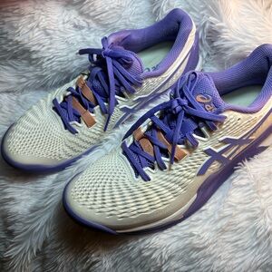 ASICS gel-resolution 9 tennis shoes Size 10 Wide